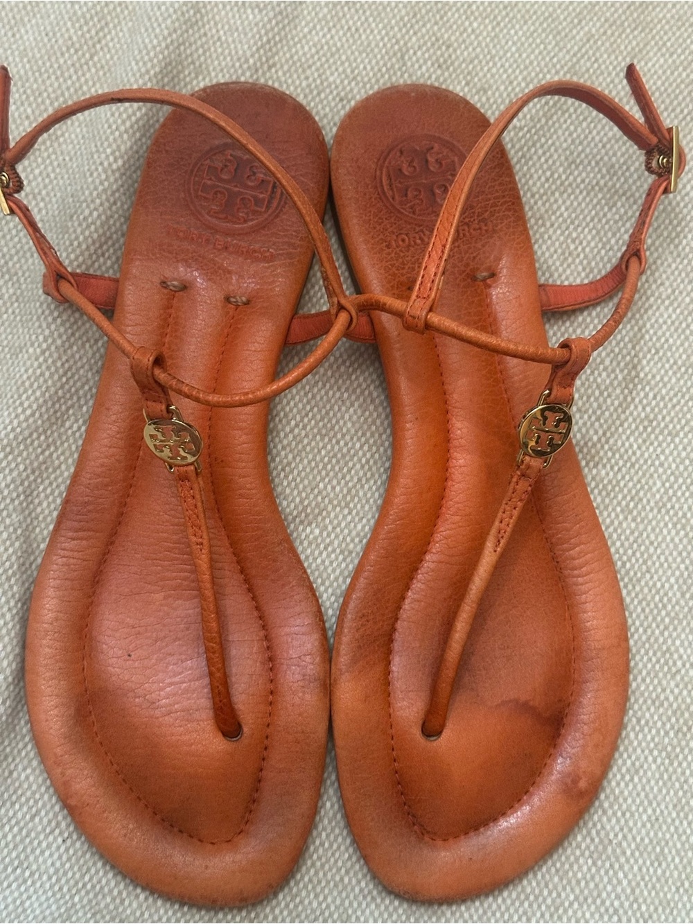 Tory Burch Tan Leather T-Strap Sandals with Gold Logo Size 8.5M - Picture 4 of 9